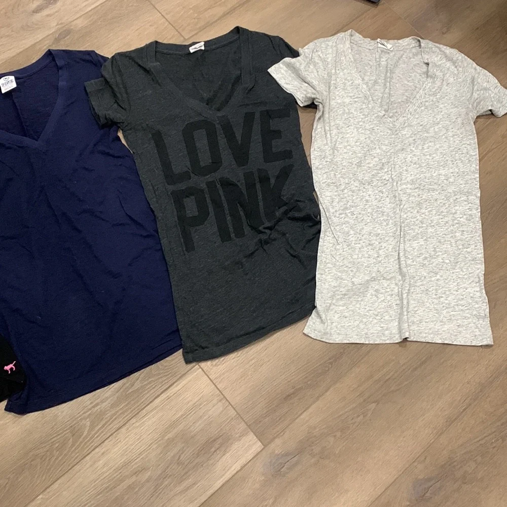 XS PINK Victoria’s Secret T-shirt bundle - Picture 2 of 8